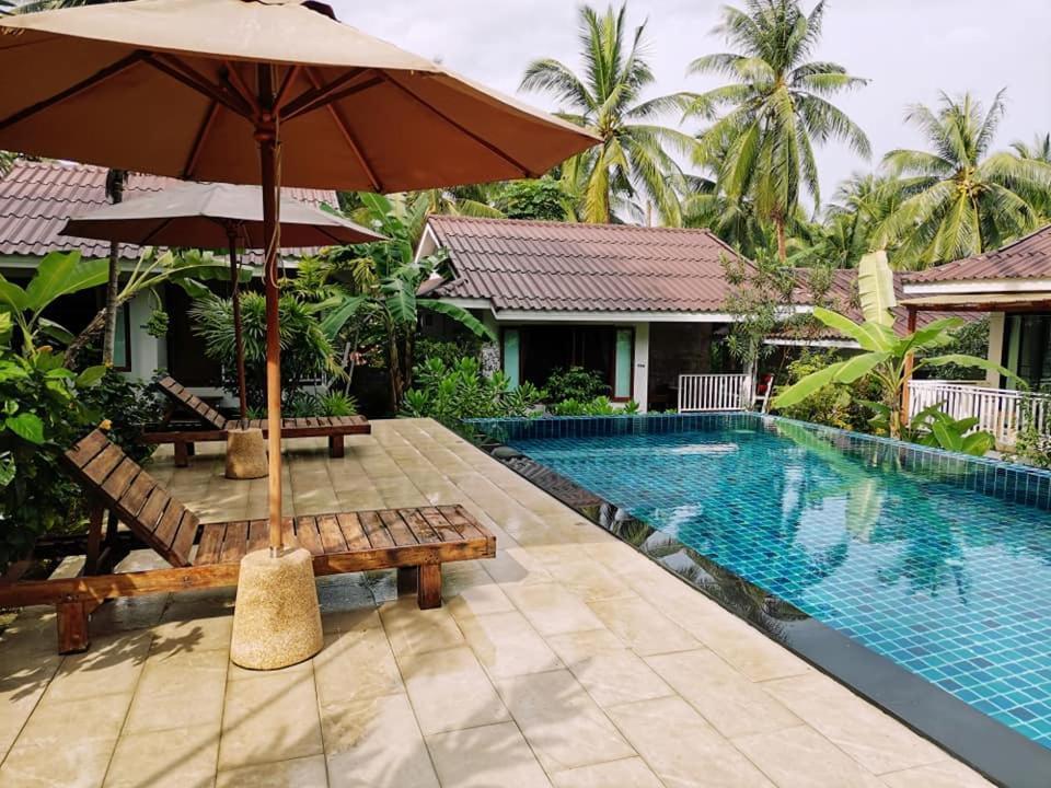 Hotel Baan Nai Suan Bophut Exterior foto