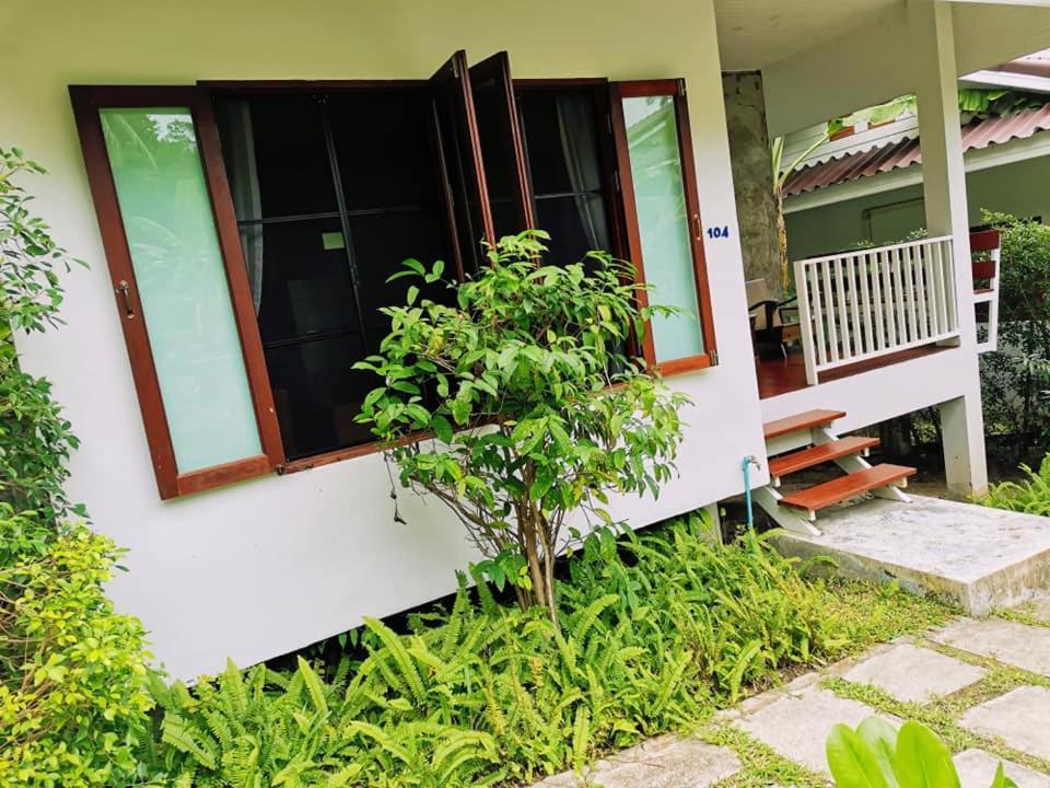 Hotel Baan Nai Suan Bophut Exterior foto