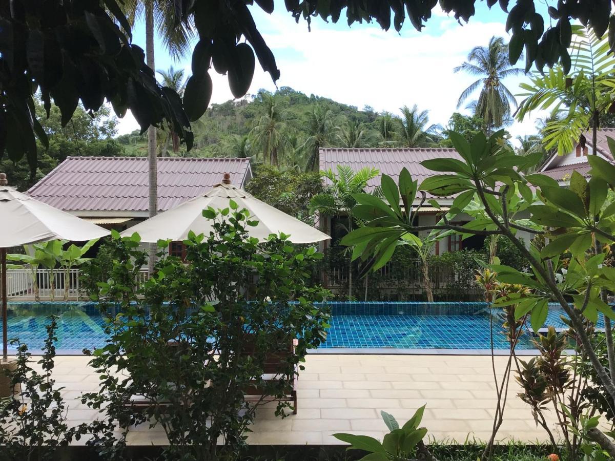 Hotel Baan Nai Suan Bophut Exterior foto