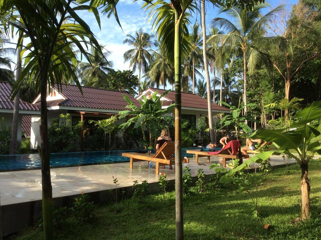 Hotel Baan Nai Suan Bophut Exterior foto